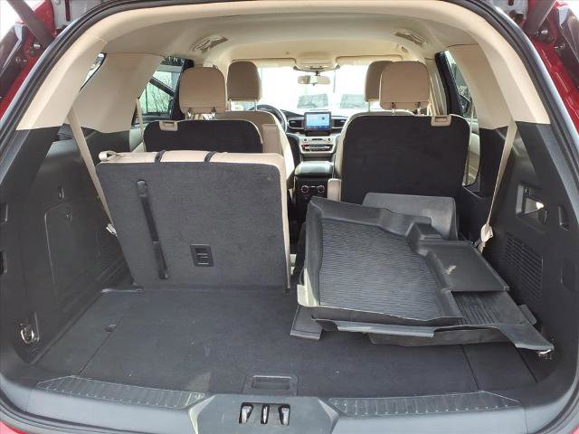 Certified 2022 Ford Explorer XLT w/ Equipment Group 202A image 28