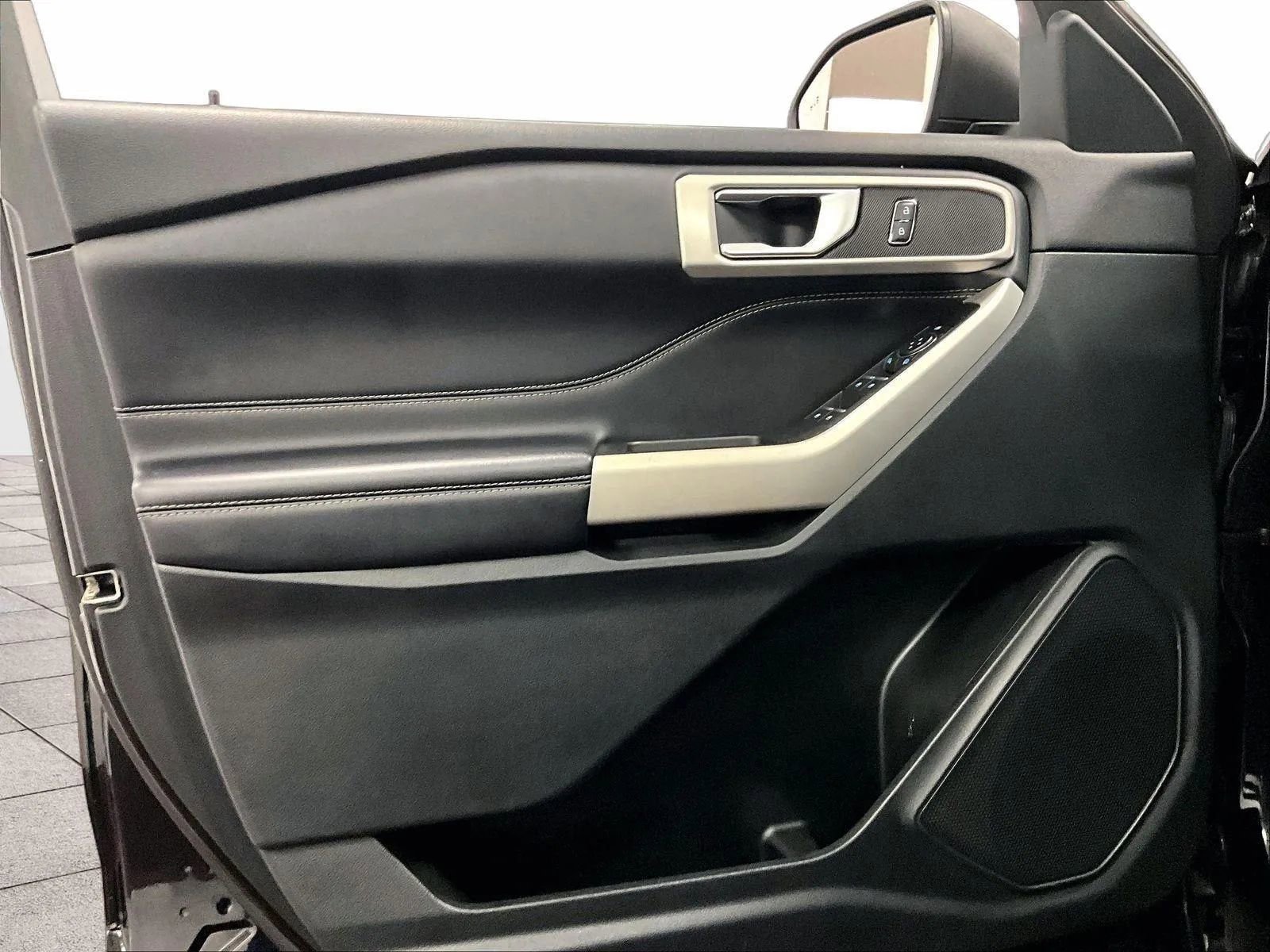 Certified 2022 Ford Explorer XLT w/ Equipment Group 202A image 22