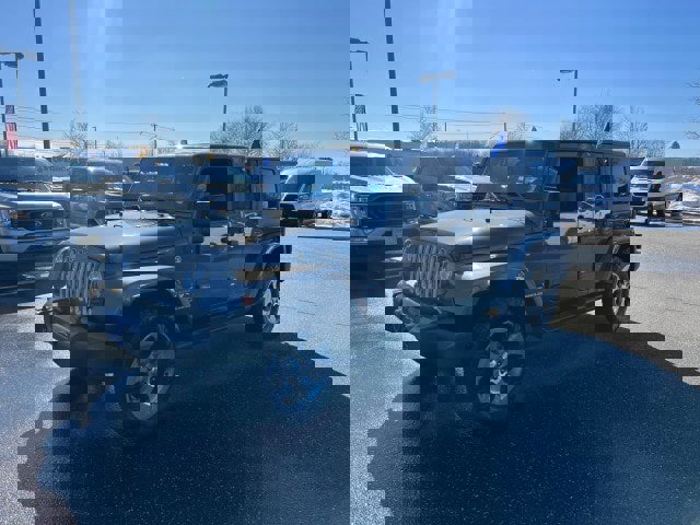 Used 2017 Jeep Wrangler Unlimited Sahara w/ Dual Top Group image 3