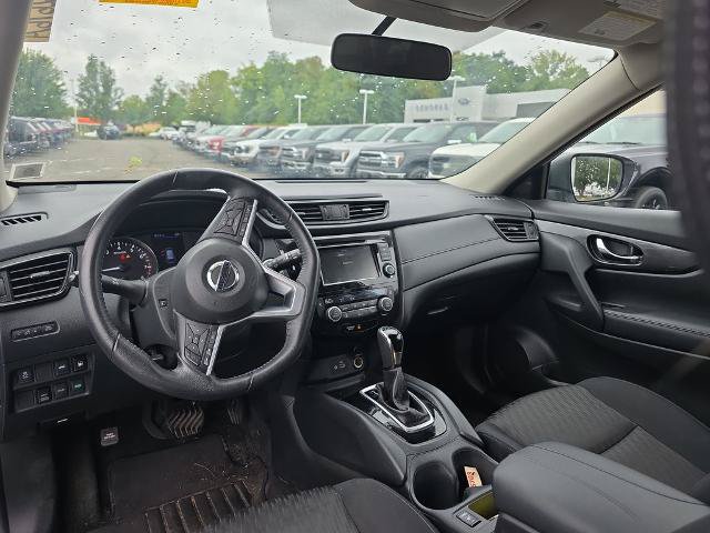 Used 2018 Nissan Rogue SV AWD/4WD image 19