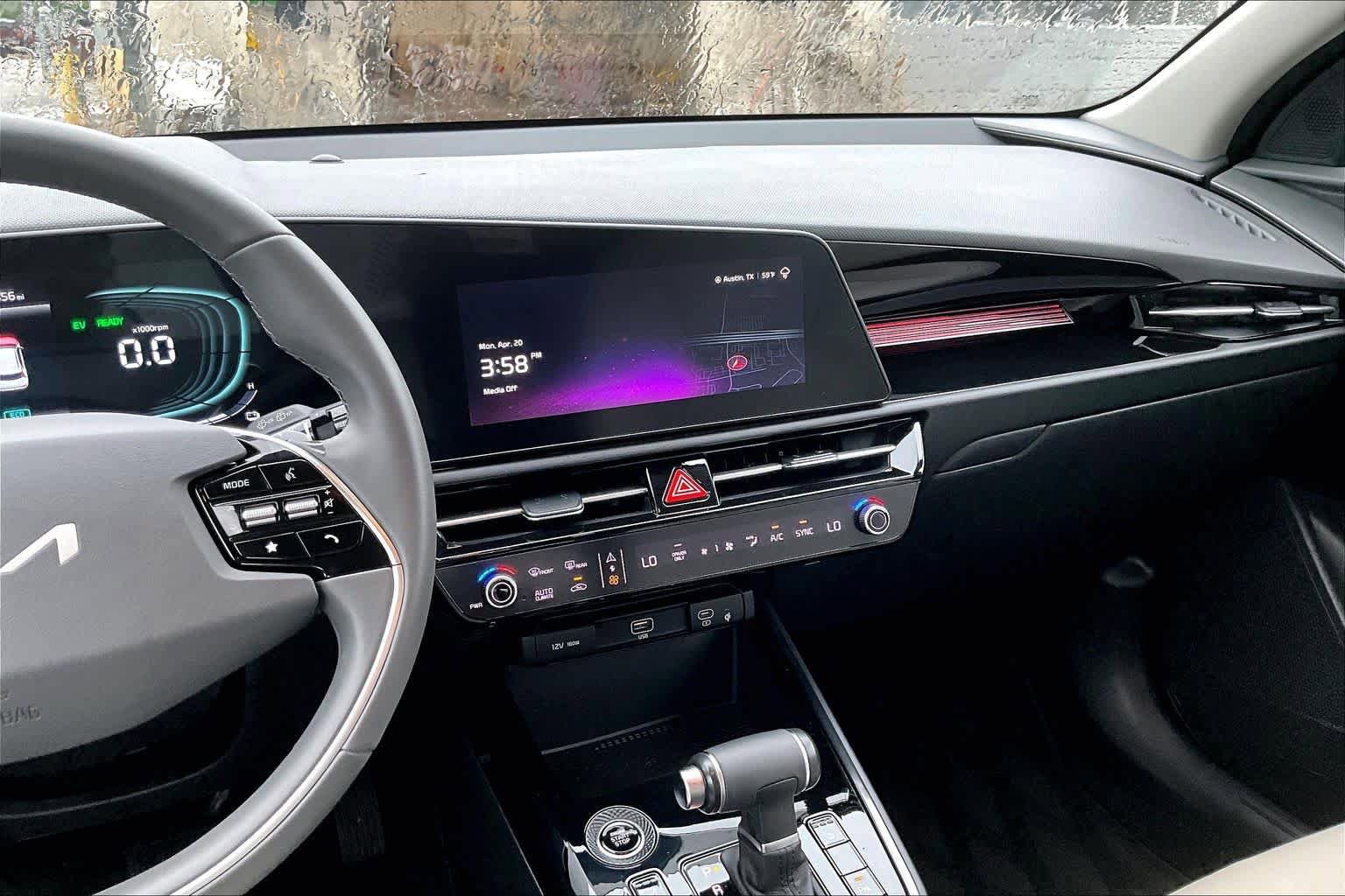 Used 2023 Kia Niro EX FWD image 7