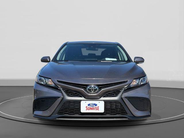 Used 2024 Toyota Camry SE FWD image 3