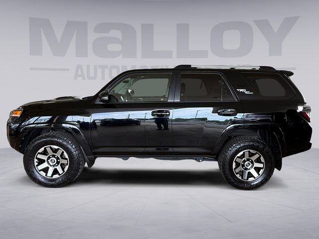 Used 2018 Toyota 4Runner TRD Off-Road Premium AWD/4WD image 2