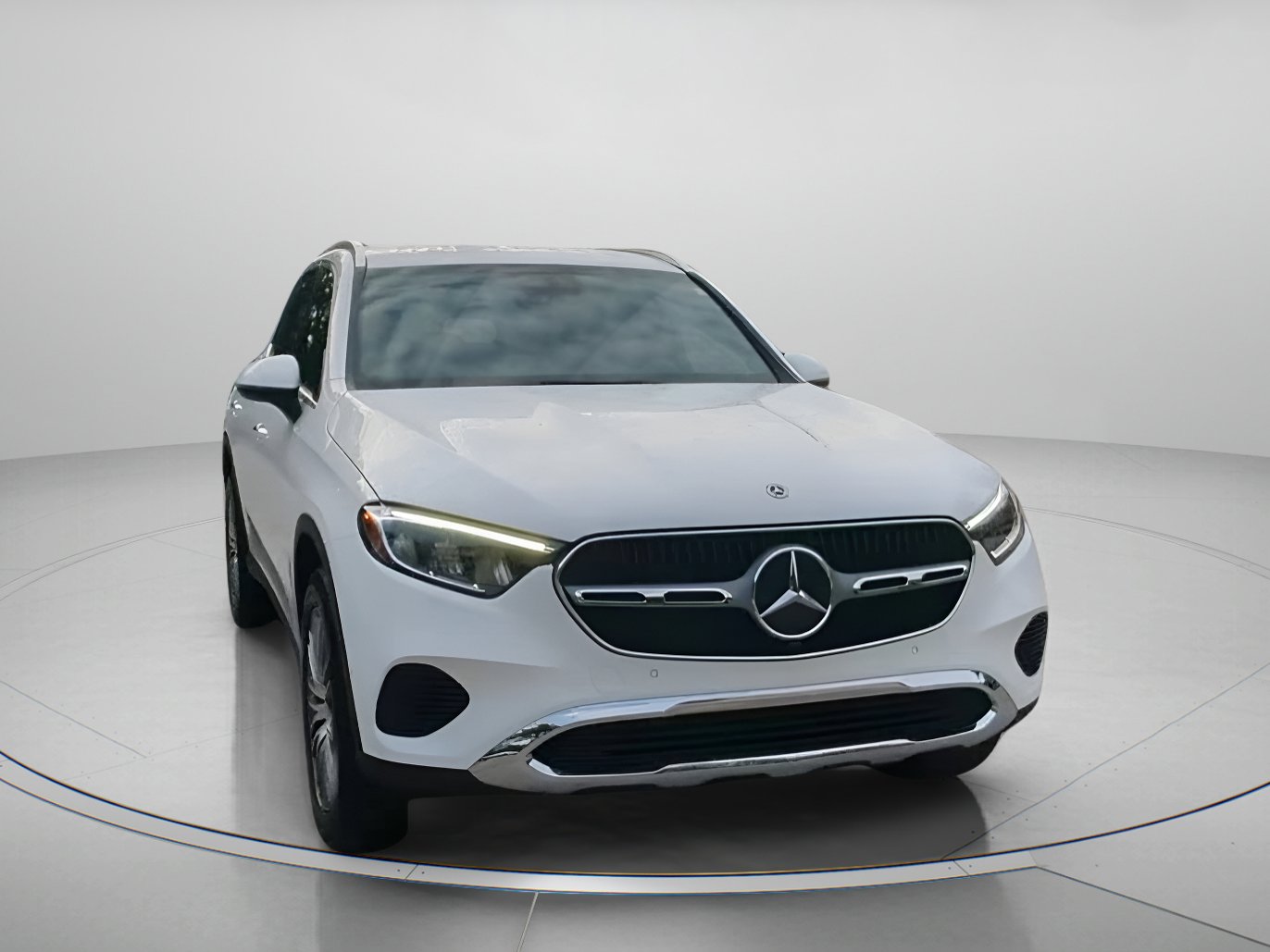 Used 2025 Mercedes-Benz GLC 300 image 5
