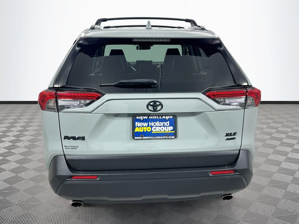 Used 2021 Toyota RAV4 XLE Premium AWD/4WD image 9
