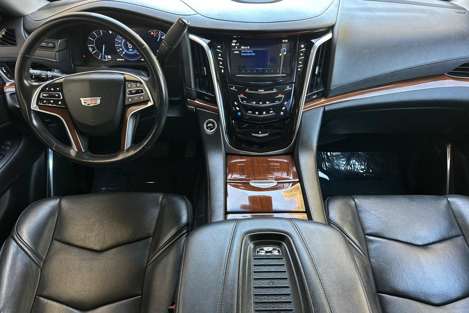 Used 2018 Cadillac Escalade Premium Luxury AWD/4WD image 15