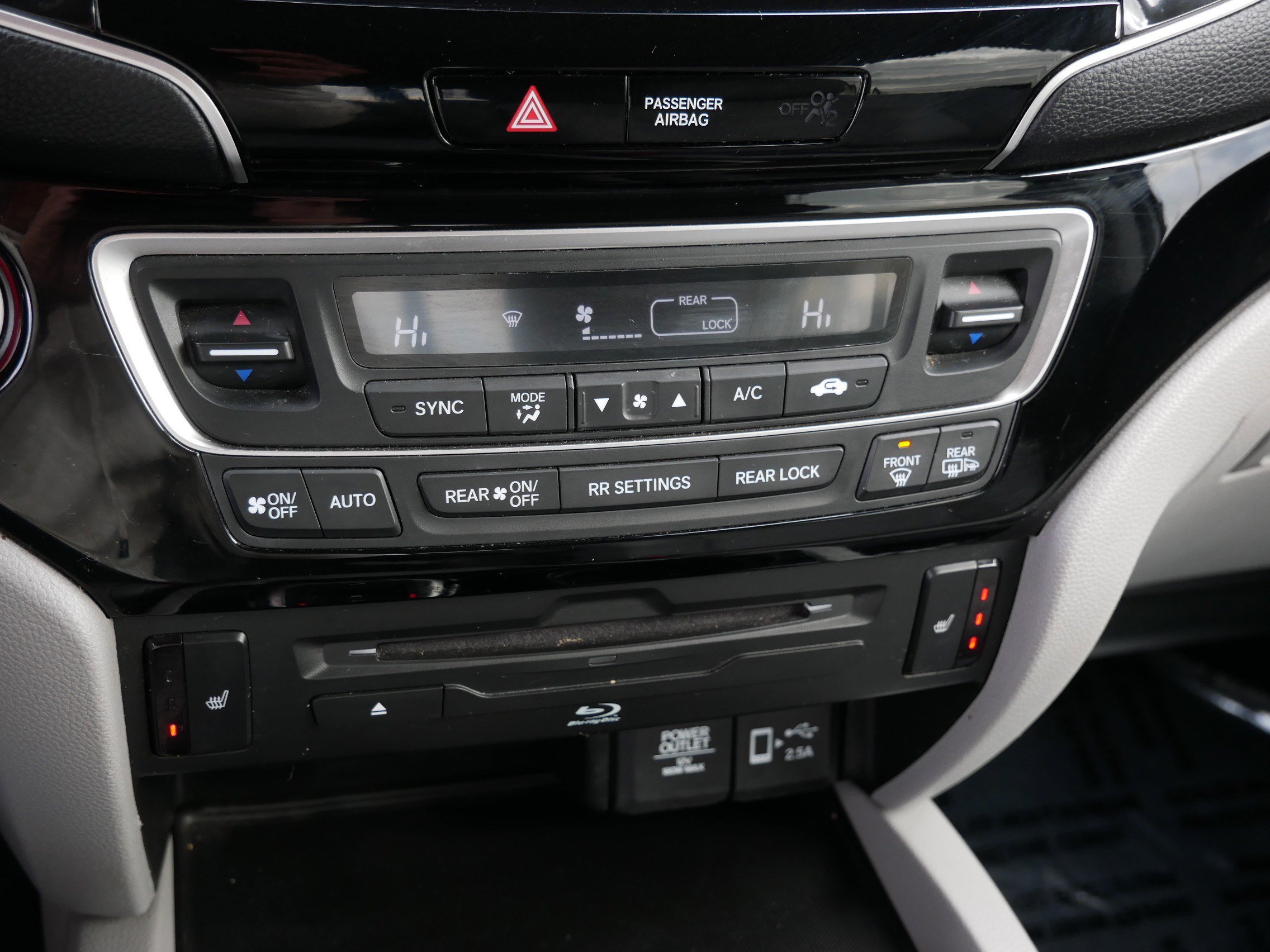 Used 2020 Honda Pilot Touring image 23