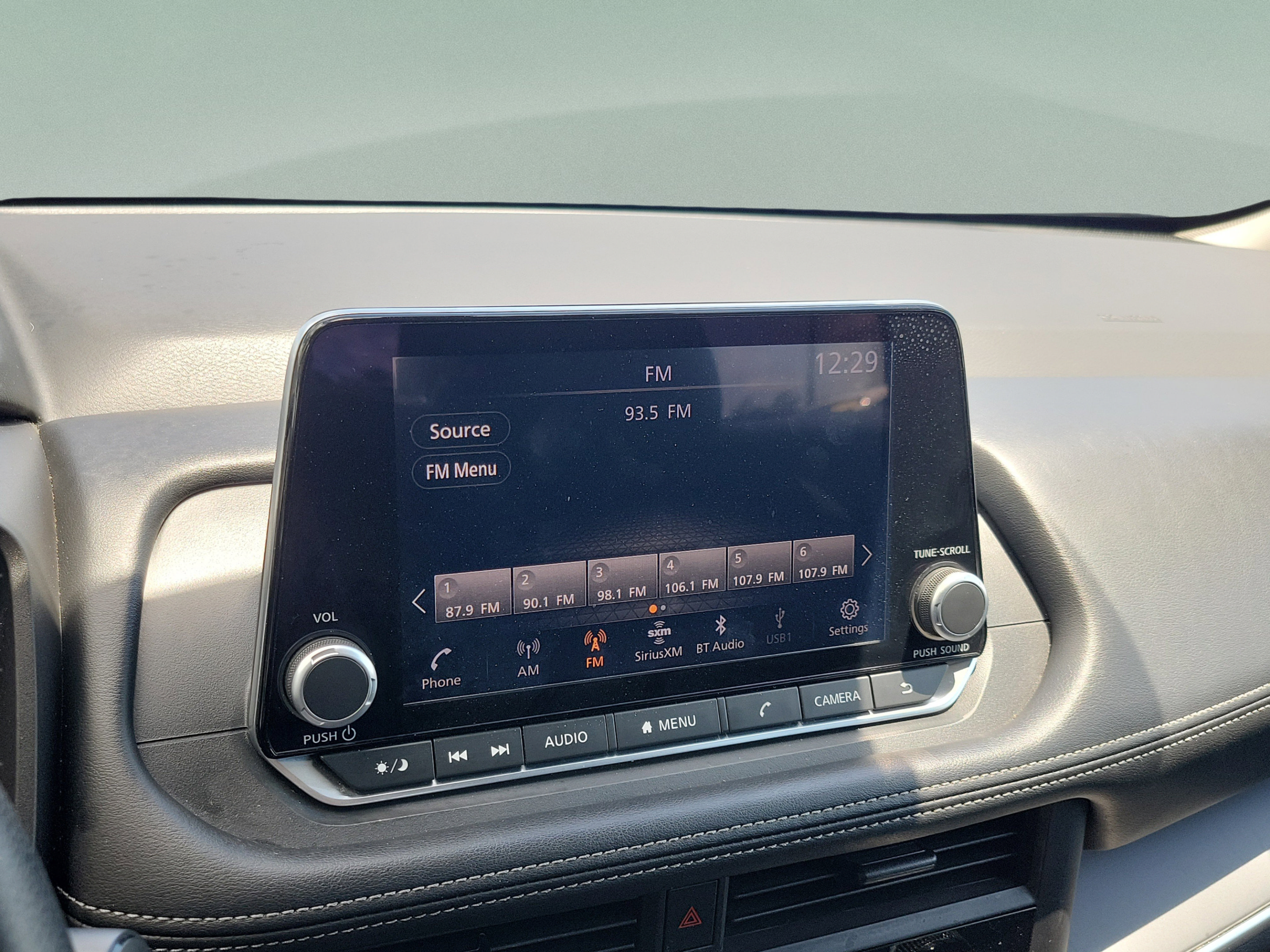 Used 2024 Nissan Rogue S AWD/4WD image 27