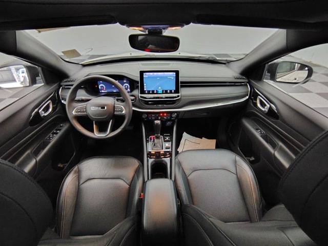 Used 2023 Jeep Compass High Altitude AWD/4WD image 2