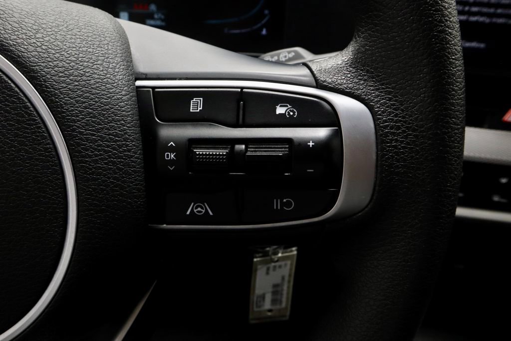 Used 2025 Kia Sportage LX AWD/4WD image 29