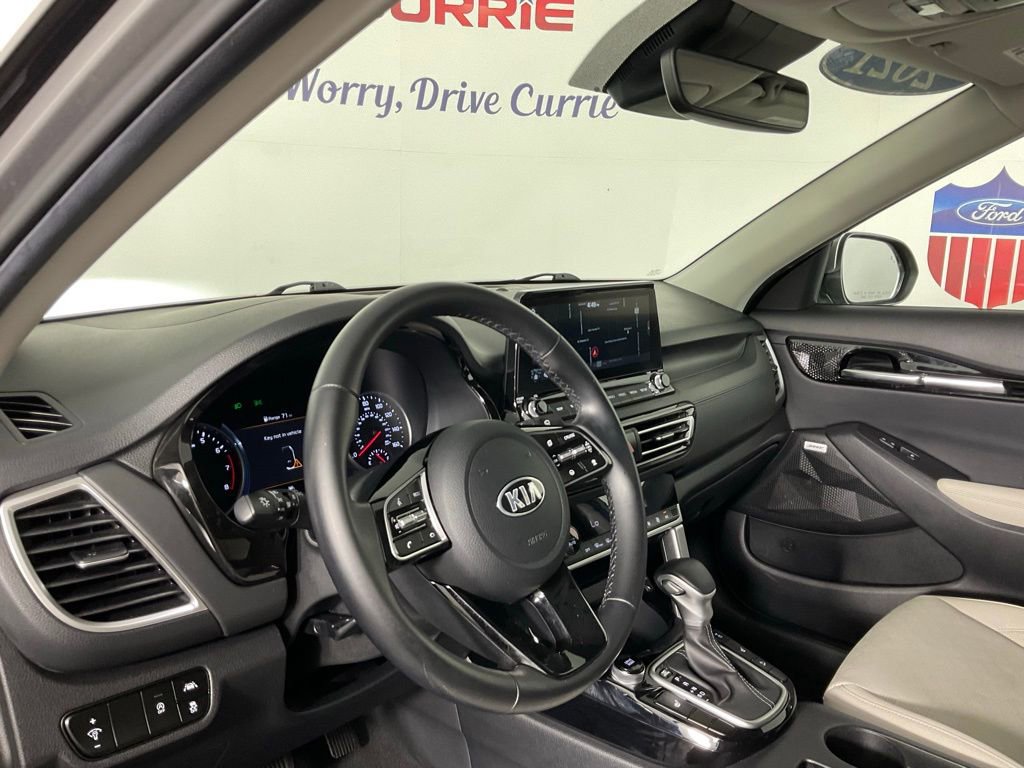 Used 2021 Kia Seltos SX w/ SX Sunroof Package image 13