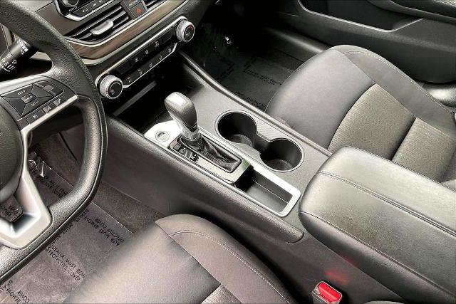 Used 2025 Nissan Altima 2.5 SV FWD image 15