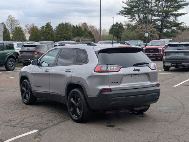 Used 2019 Jeep Cherokee Latitude Plus AWD/4WD image 3