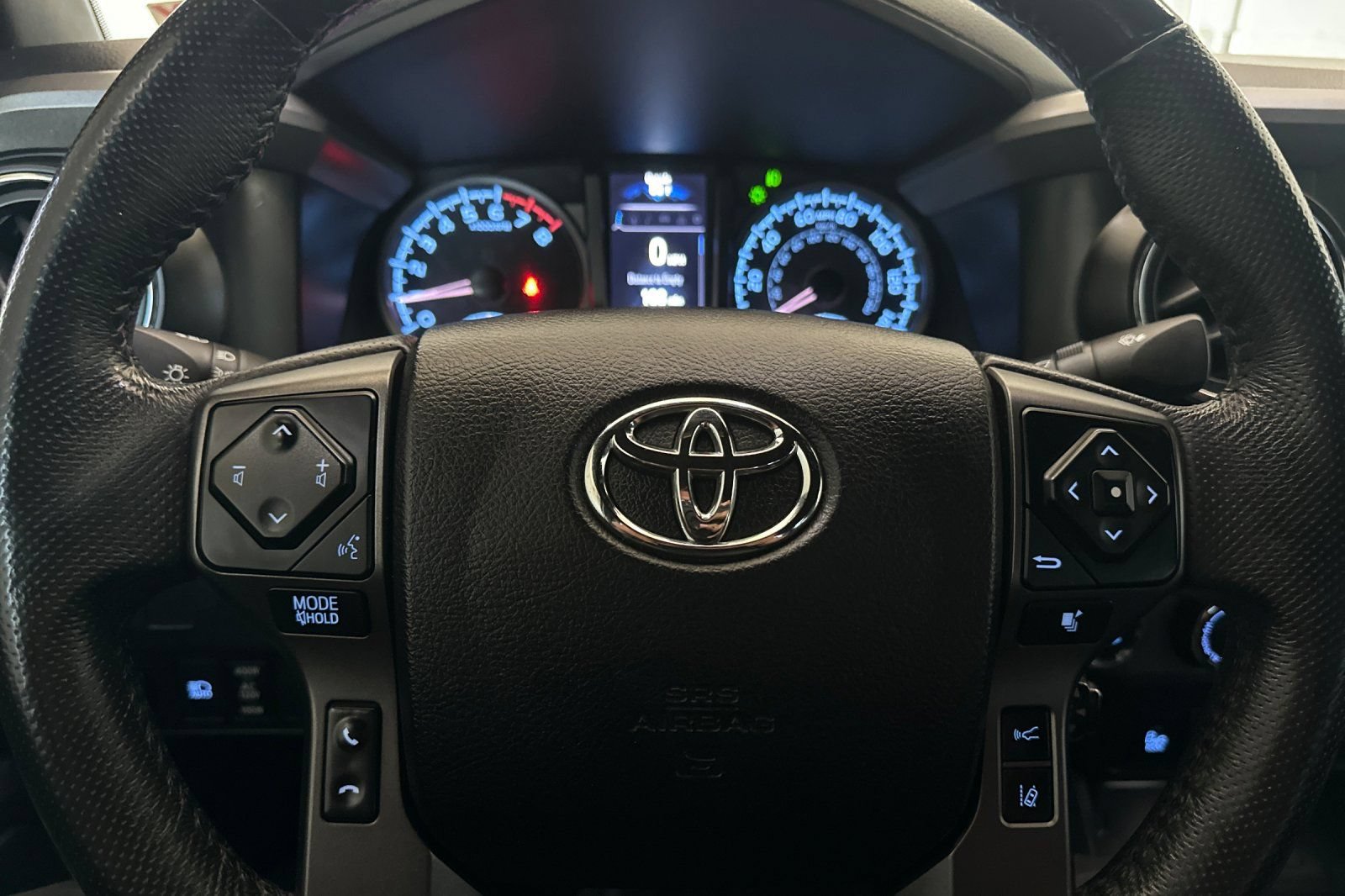 Used 2021 Toyota Tacoma TRD Off-Road w/ TRD Premium Off Road Package AWD/4WD image 24