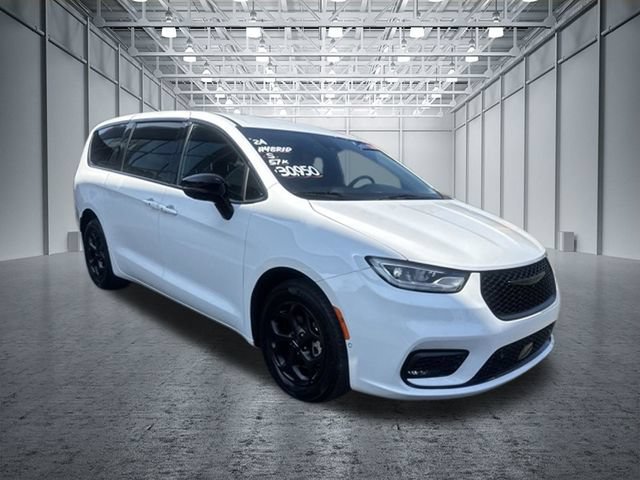 Used 2024 Chrysler Pacifica Limited FWD image 6