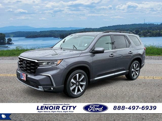 Used 2023 Honda Pilot Touring image 6