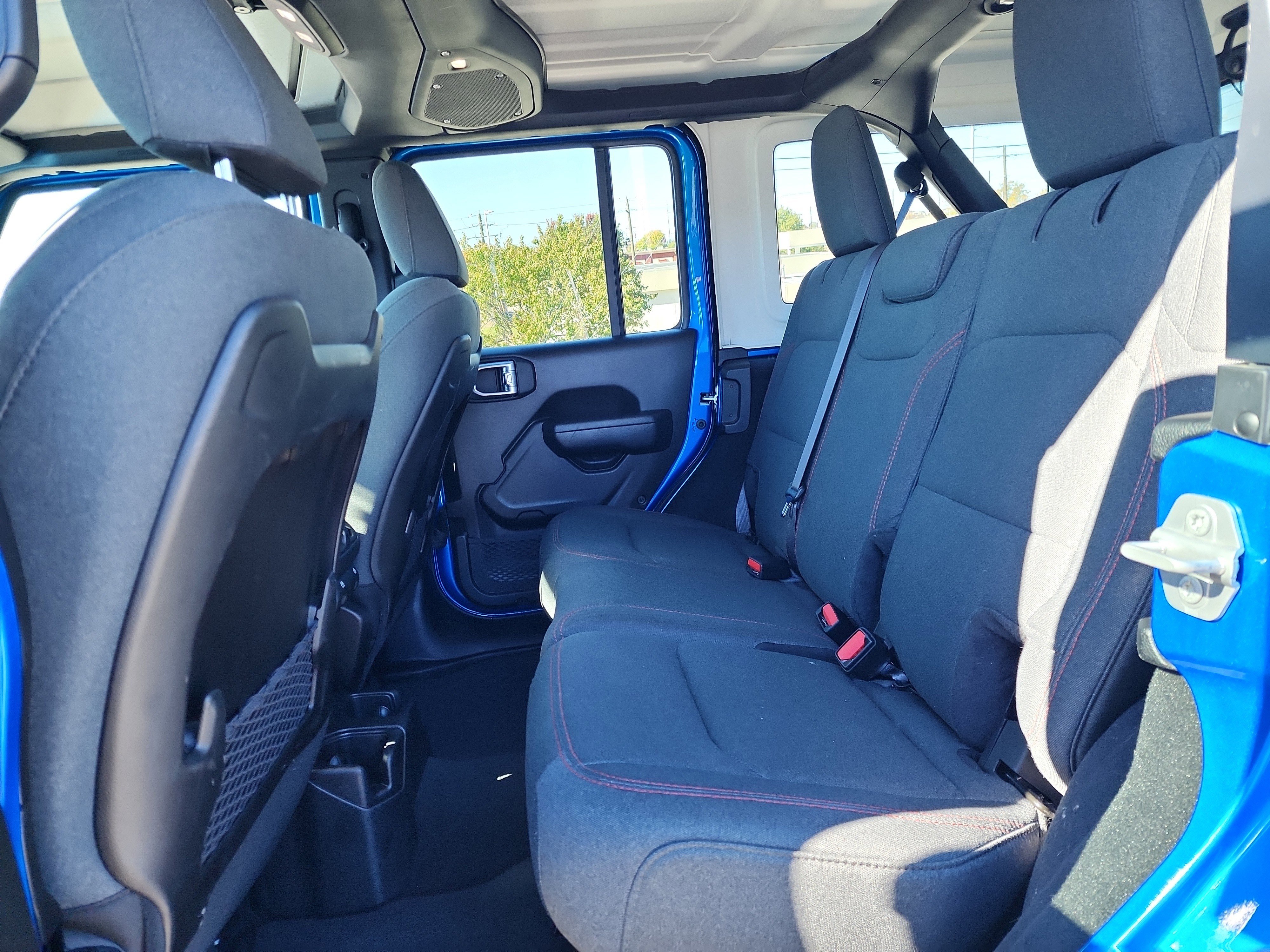 Used 2024 Jeep Wrangler Rubicon image 11