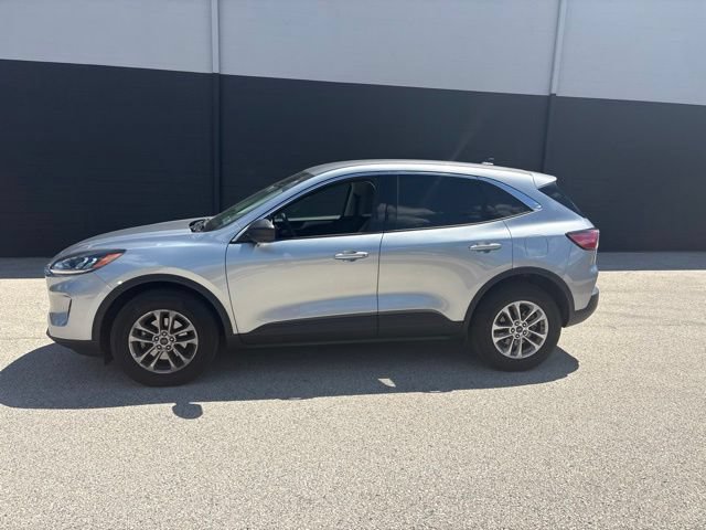 Certified 2022 Ford Escape SE w/ Convenience Package AWD/4WD image 3