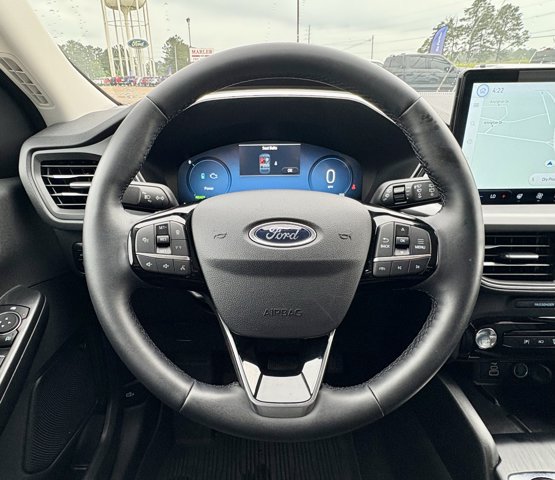 Certified 2025 Ford Escape Platinum w/ Premium Technology Package FWD image 16