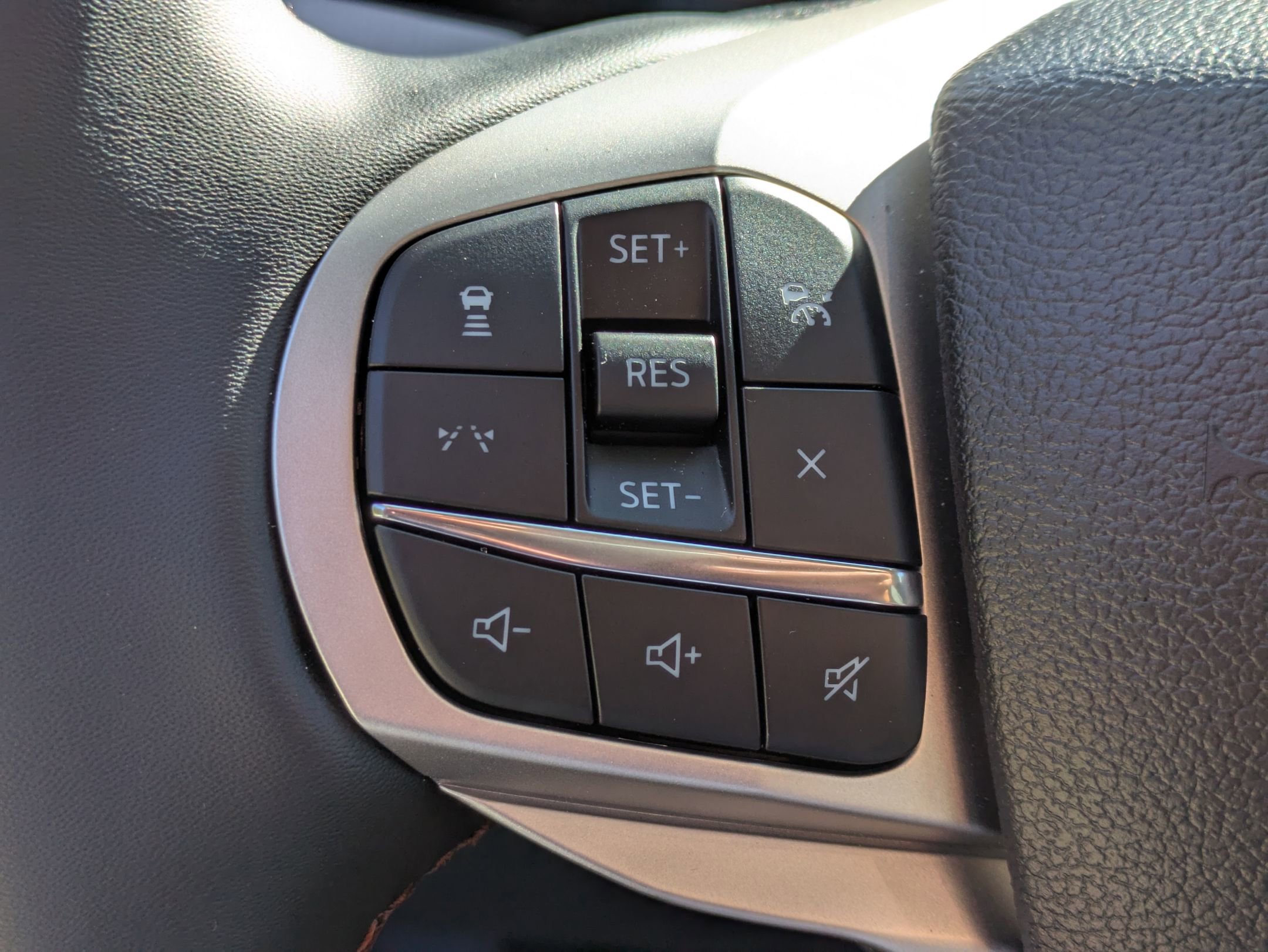 Certified 2025 Ford Explorer Active RWD image 17