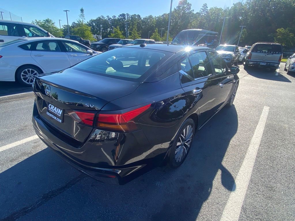 Used 2024 Nissan Altima 2.5 SV FWD image 7
