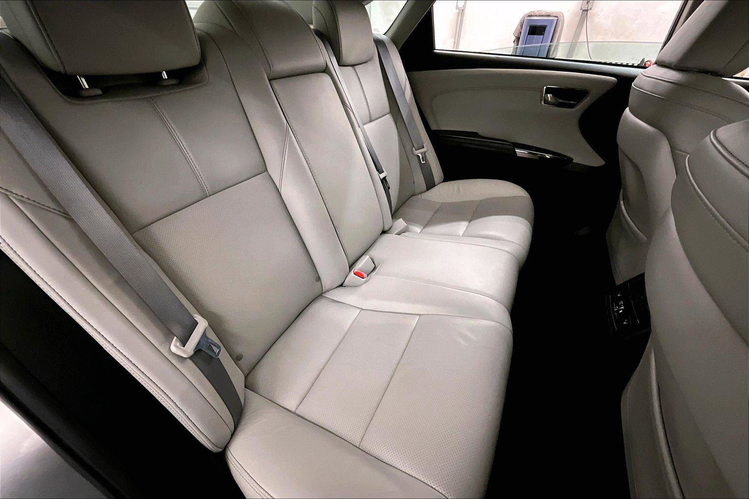 Used 2017 Toyota Avalon Limited w/ All Weather Liner Package image 26