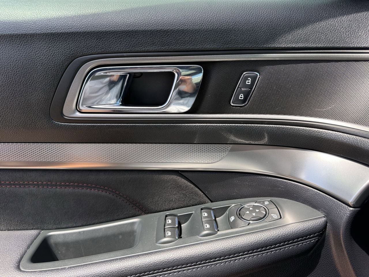 Certified 2019 Ford Explorer XLT w/ Equipment Group 202A FWD image 23