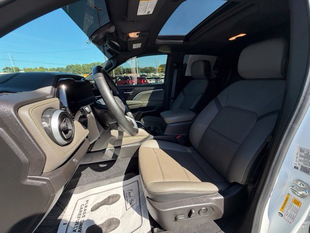 Used 2024 Chevrolet Colorado ZR2 w/ ZR2 Convenience Package III AWD/4WD image 14