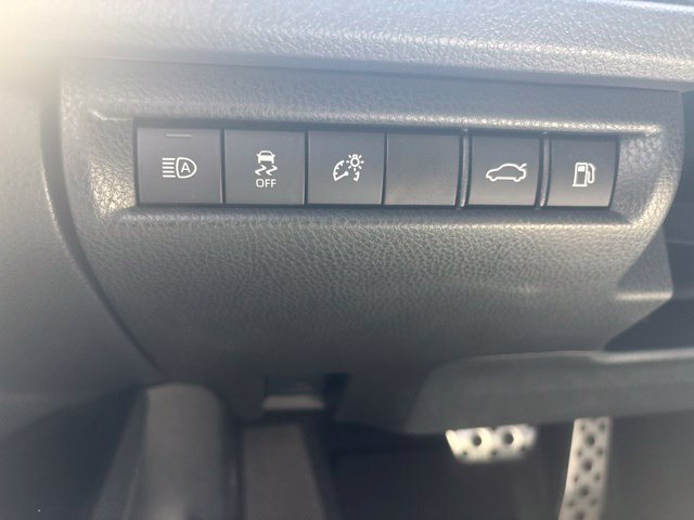 Used 2025 Toyota Camry SE w/ Convenience Package FWD image 33