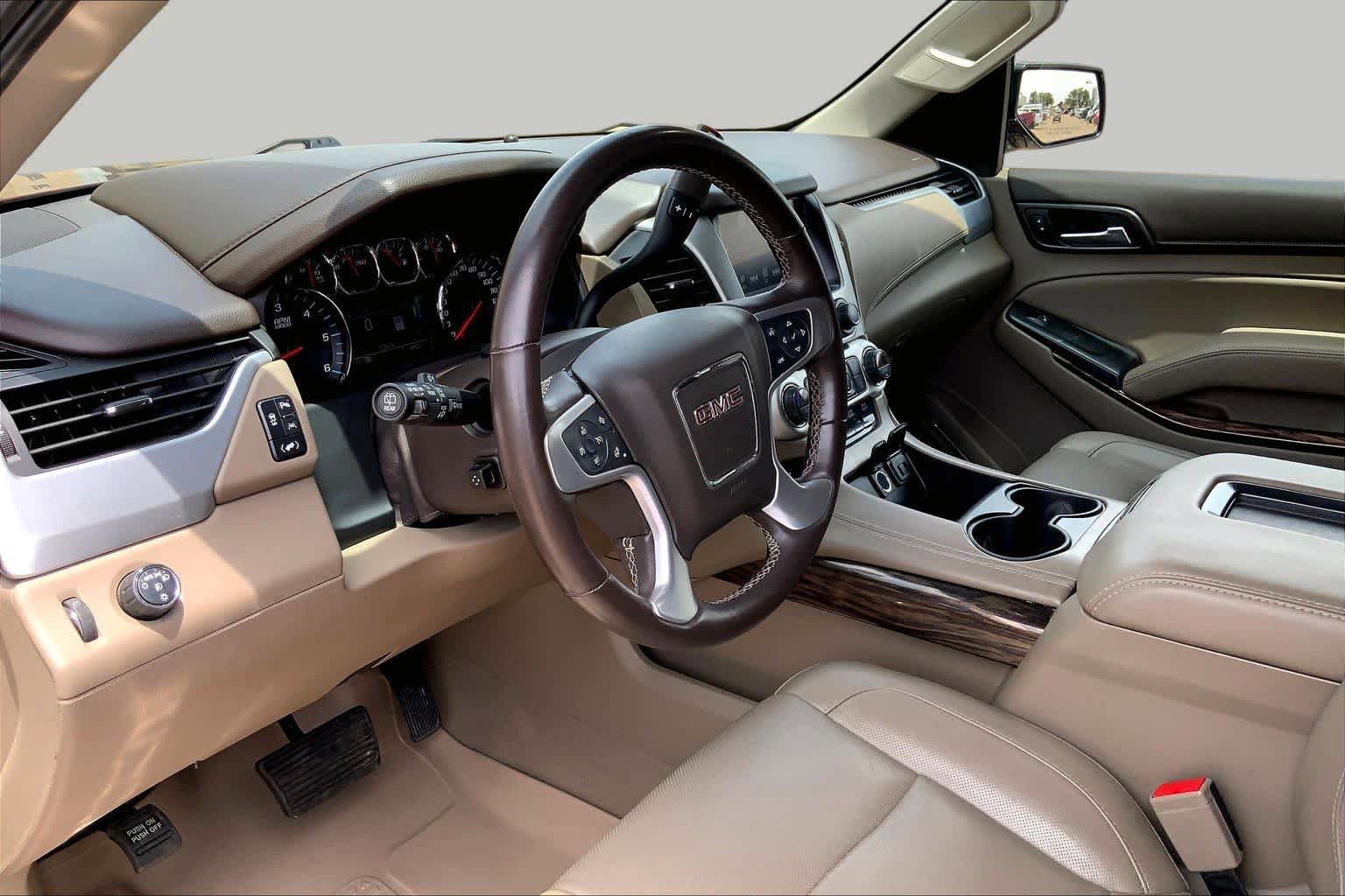 Used 2020 GMC Yukon SLT w/ Premium Edition RWD image 18