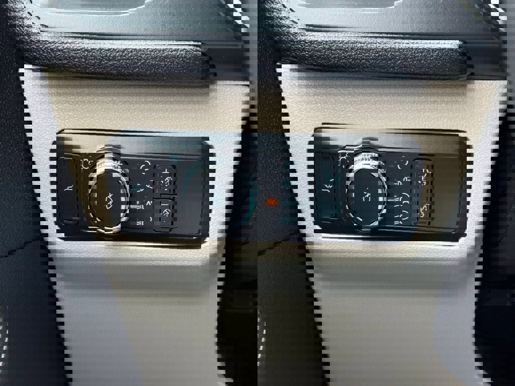 Certified 2022 Ford Escape SEL image 30