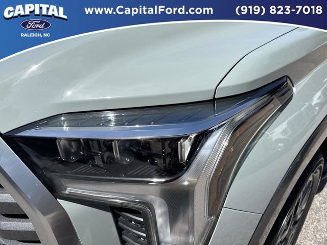 Used 2025 Toyota Tundra Limited AWD/4WD image 11