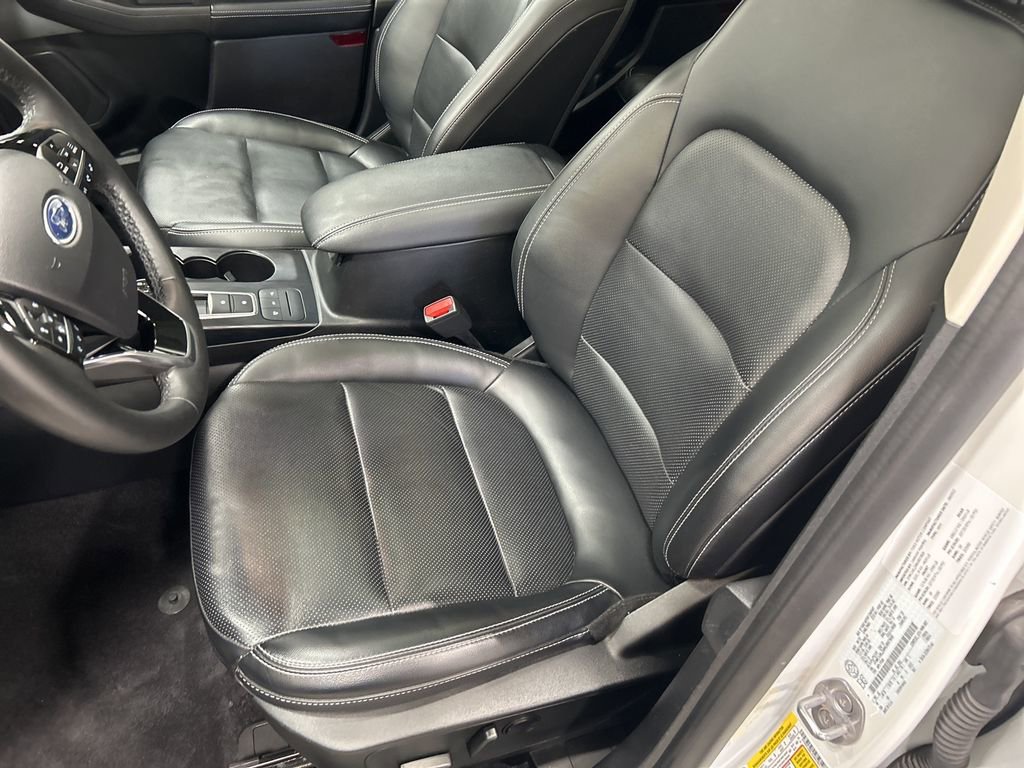 Certified 2022 Ford Escape Titanium image 21