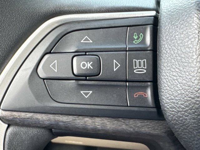Used 2023 Jeep Grand Cherokee L Limited w/ Luxury Tech Group II RWD image 28