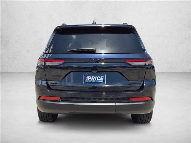 Used 2024 Jeep Grand Cherokee Limited w/ Black Appearance Package AWD/4WD image 6