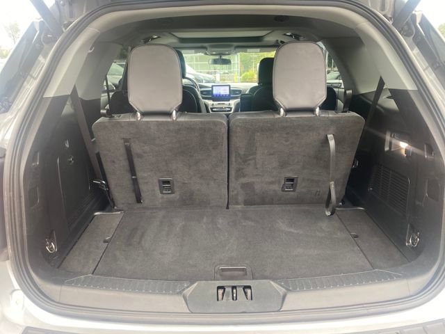 Certified 2022 Ford Explorer XLT w/ Equipment Group 202A image 10