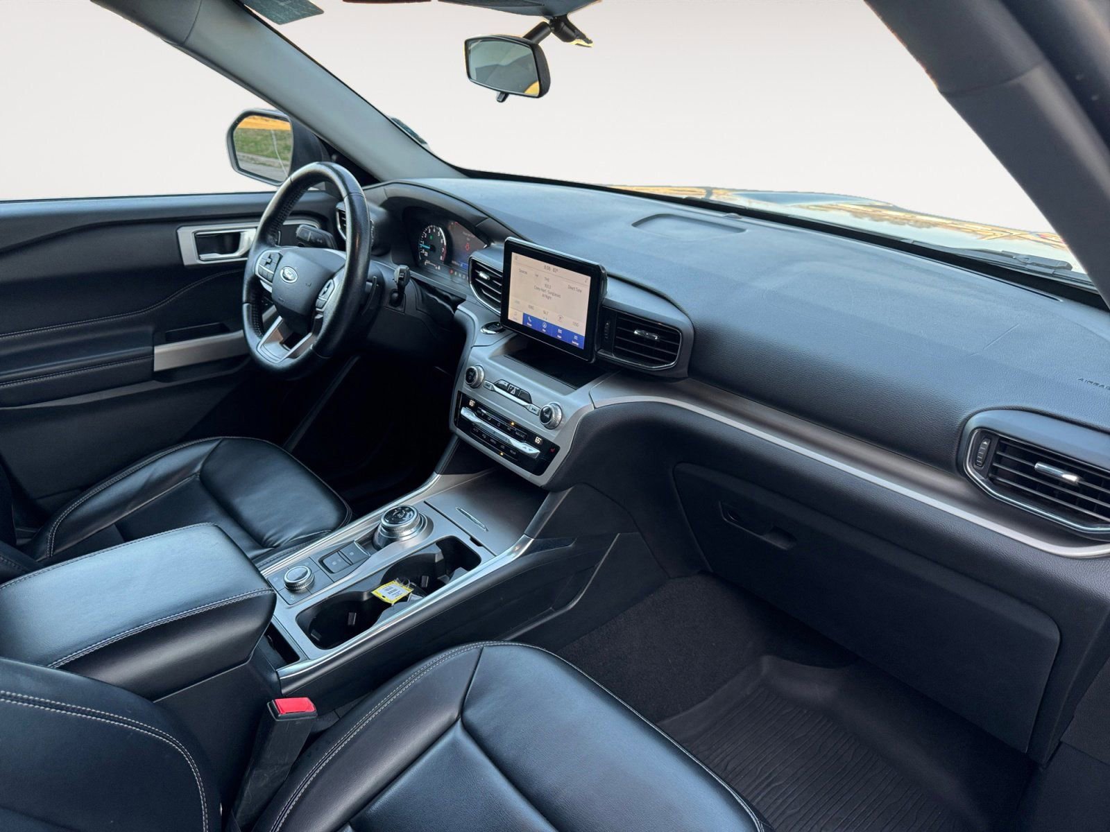 Certified 2021 Ford Explorer XLT w/ Equipment Group 202A image 15