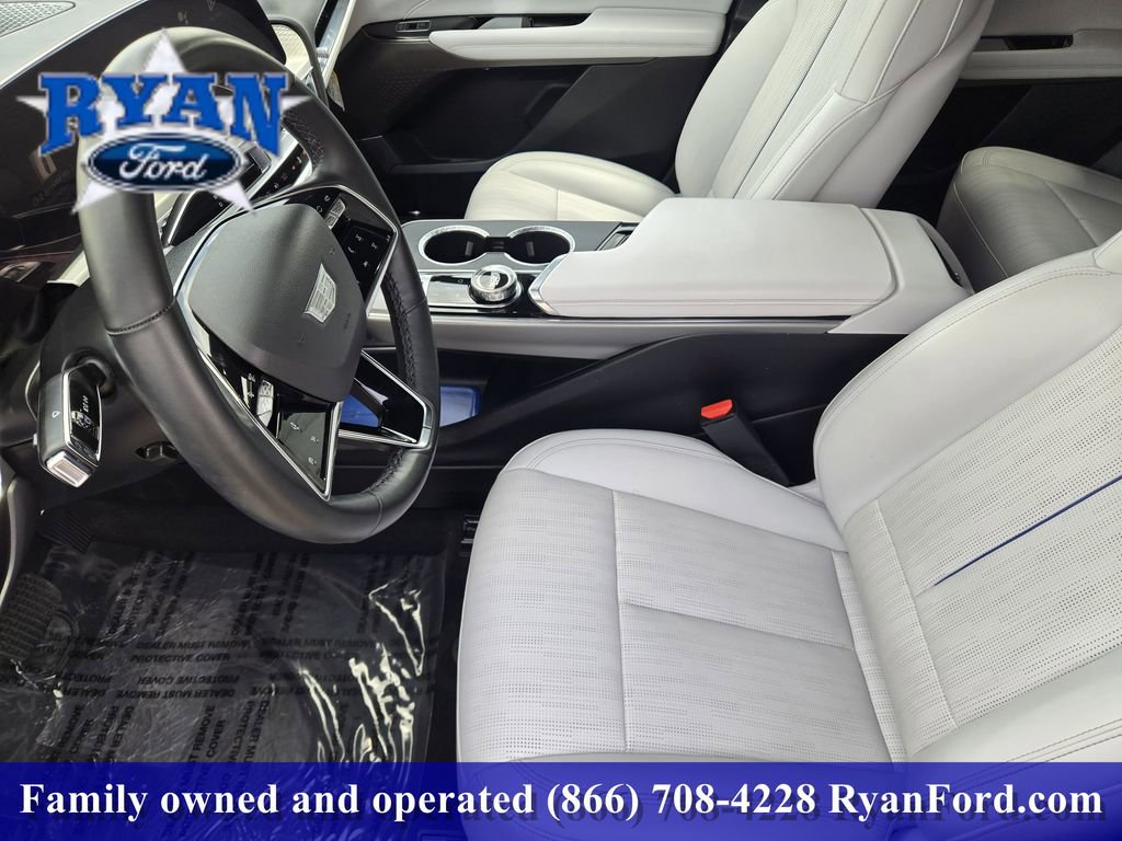 Used 2024 Cadillac Lyriq Luxury image 8