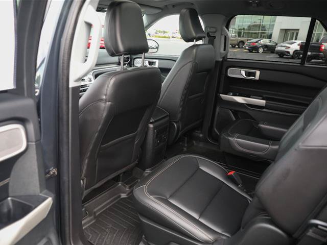 Certified 2022 Ford Explorer XLT w/ Equipment Group 202A AWD/4WD image 30