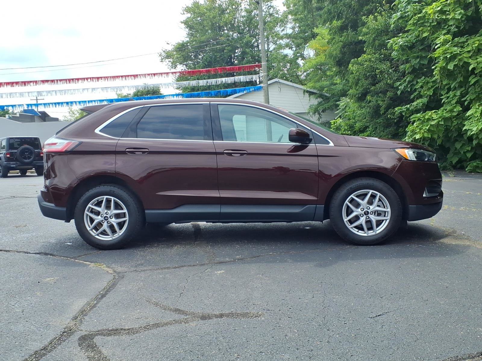 Certified 2024 Ford Edge SEL w/ Convenience Package AWD/4WD image 15