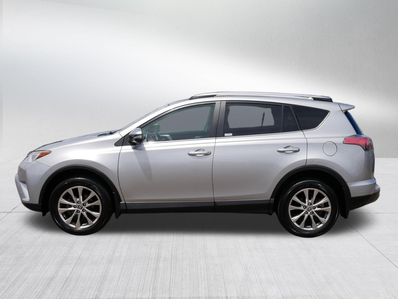 Used 2017 Toyota RAV4 Limited AWD/4WD image 4