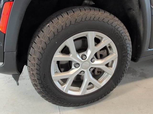 Used 2023 Jeep Grand Cherokee L Limited w/ Luxury Tech Group II AWD/4WD image 9