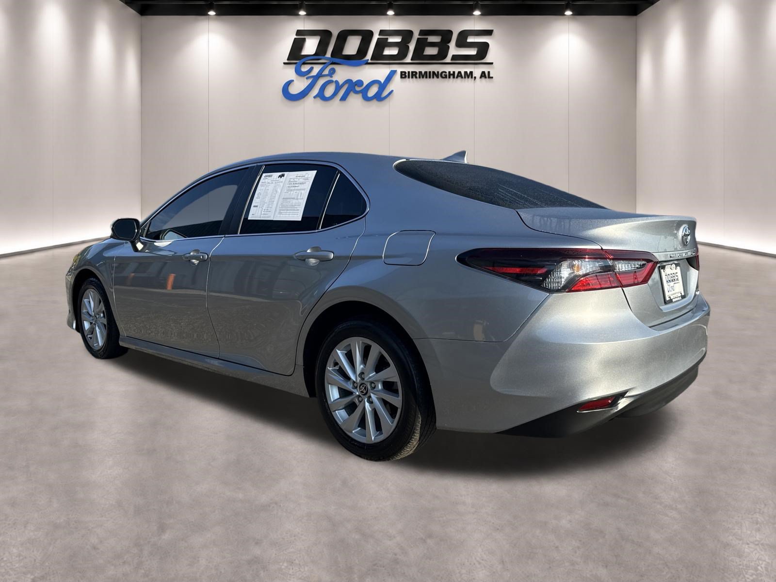 Used 2024 Toyota Camry LE FWD image 9