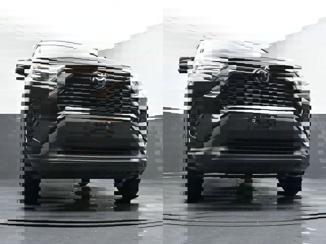 Used 2023 Toyota RAV4 XLE AWD/4WD image 36