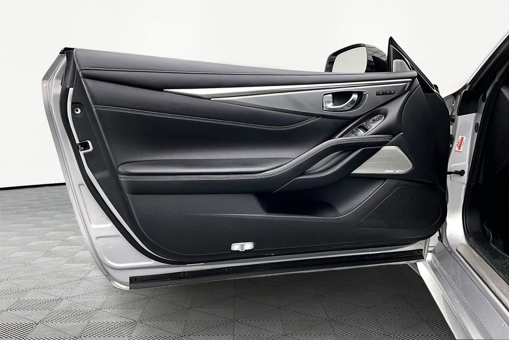 Used 2019 INFINITI Q60 3.0t Luxe w/ Essential Package image 23