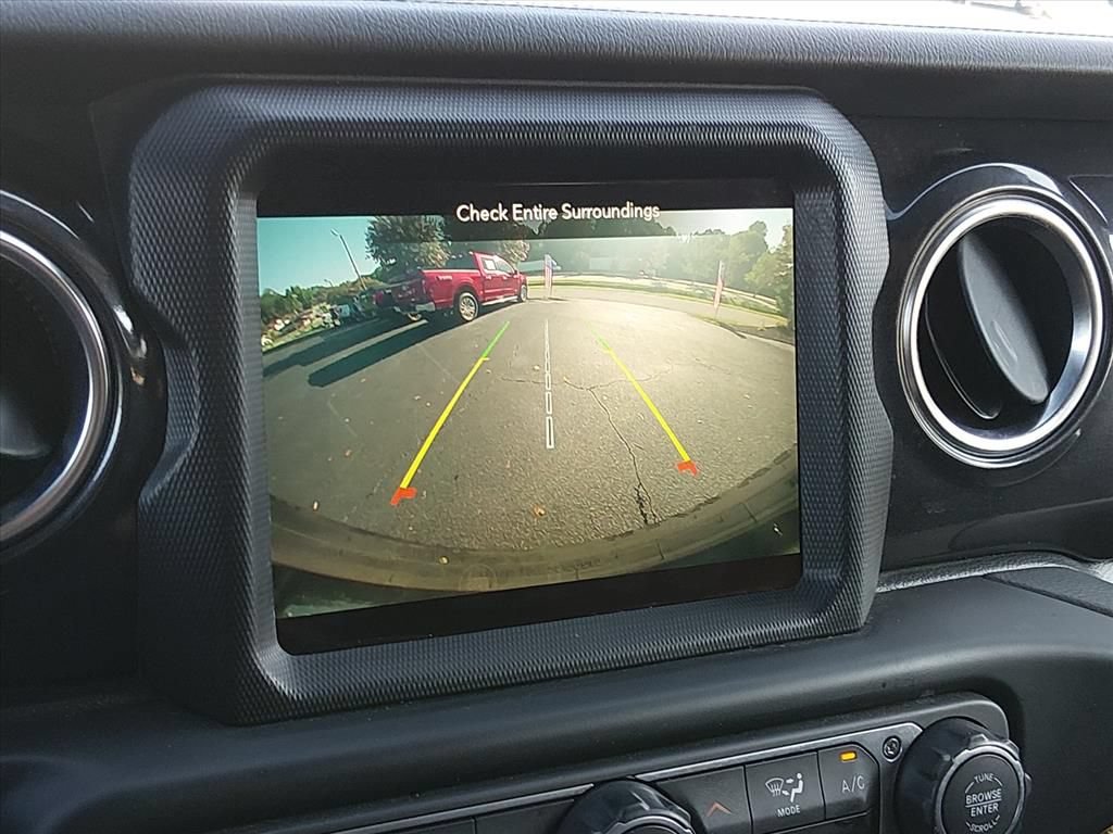 Used 2022 Jeep Wrangler Unlimited Sahara AWD/4WD image 21
