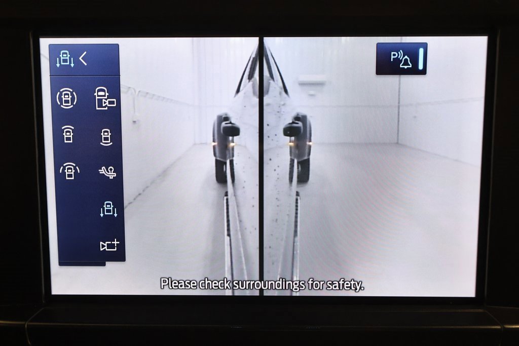 Certified 2024 Ford F450 XLT w/ 360-Degree Camera Package image 34