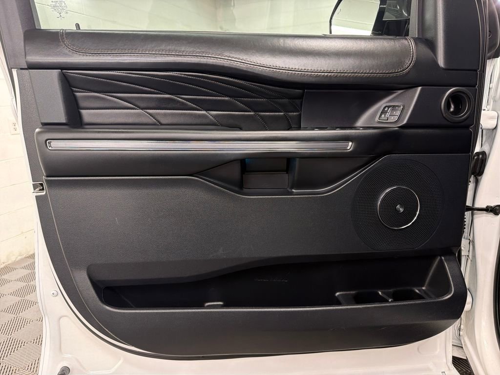 Certified 2021 Ford Expedition Platinum image 17