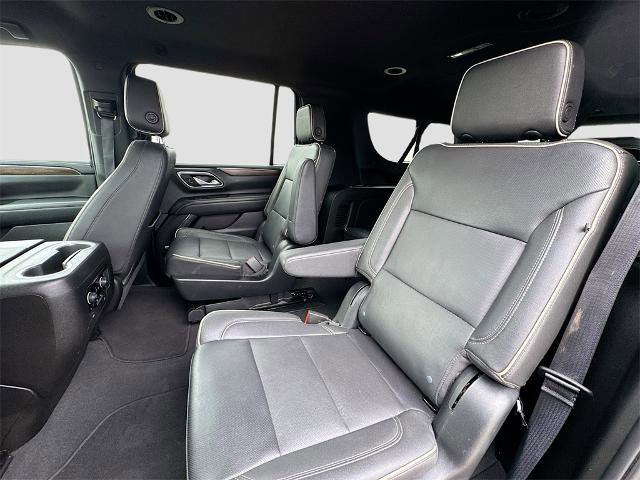 Used 2023 Chevrolet Suburban Premier image 19