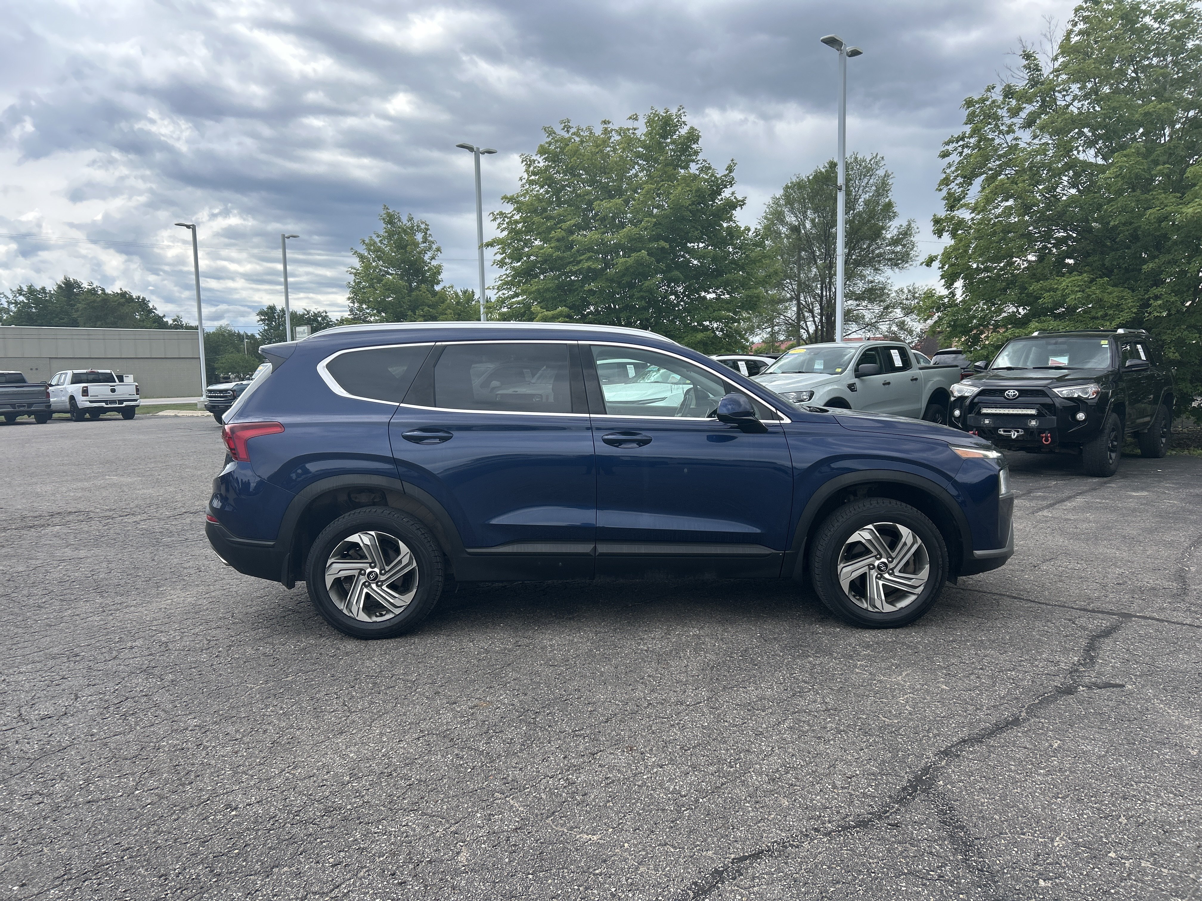 Used 2022 Hyundai Santa Fe SEL AWD/4WD image 3